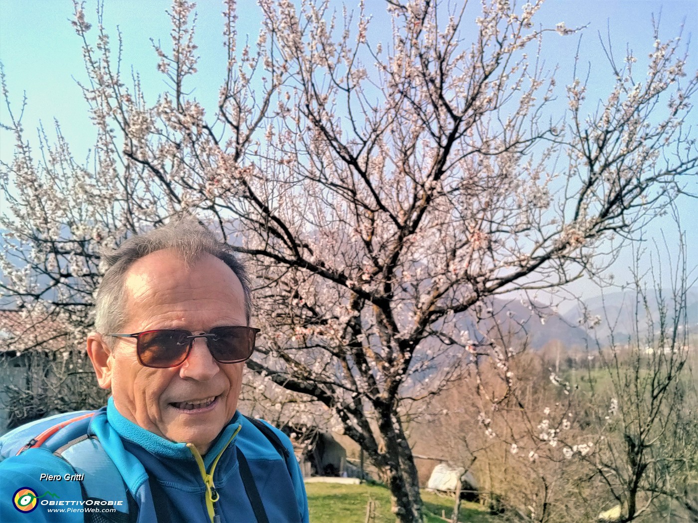 05 Selfie con ciliegi in fiore .jpg